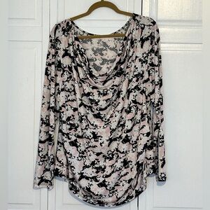 Black and Pink Scoop Neck scallop top